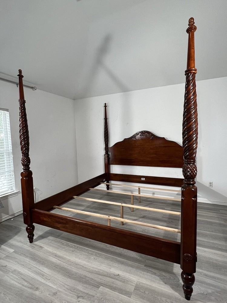 Ethan Allen Bed British Classics Queen Montego Cinnabar Finish Pineapple