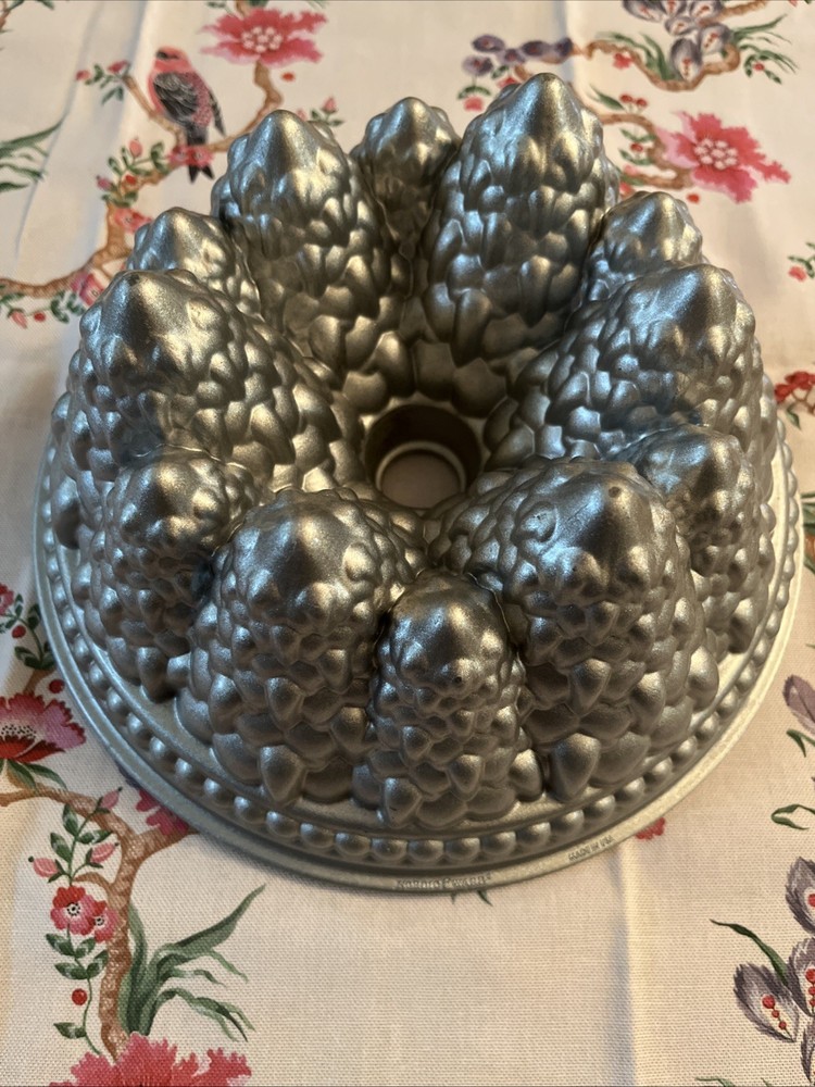 Nordic Ware Pine Forest Holiday Tree Bundt Pan 9 Cups