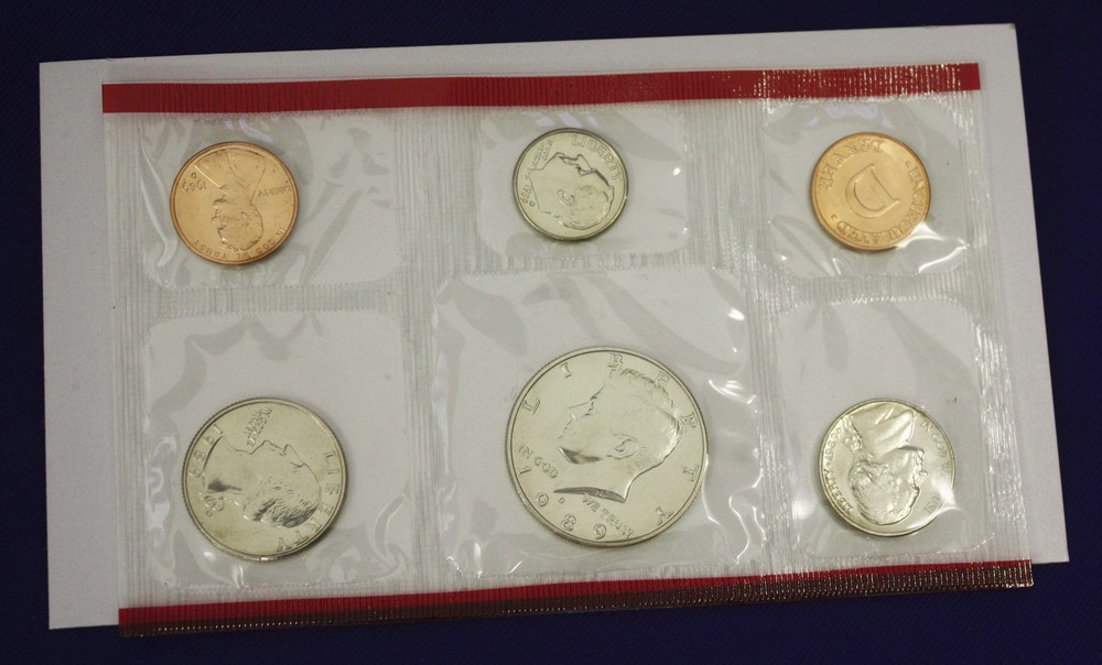 1989 MINT SET AS ISSUED BY U.S. UNCIRCULATED