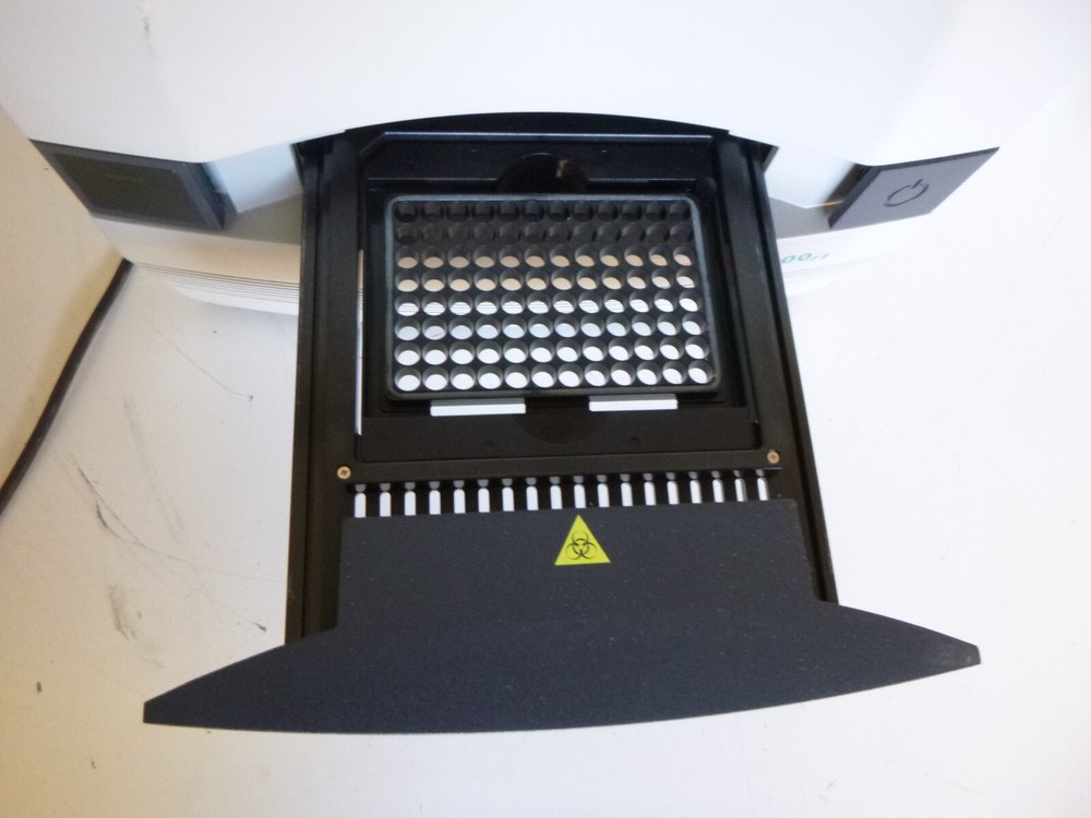 Abbott M2000-RT Molecular Analyzer Real-Time PCR System Applied Biosystems