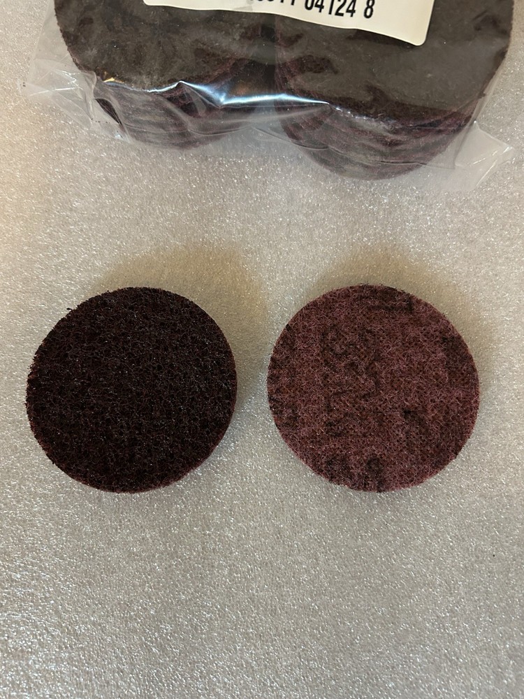 25 3" 3M Medium Surface Conditioning Disc Red 04124 Scotch Brite Hook Loop