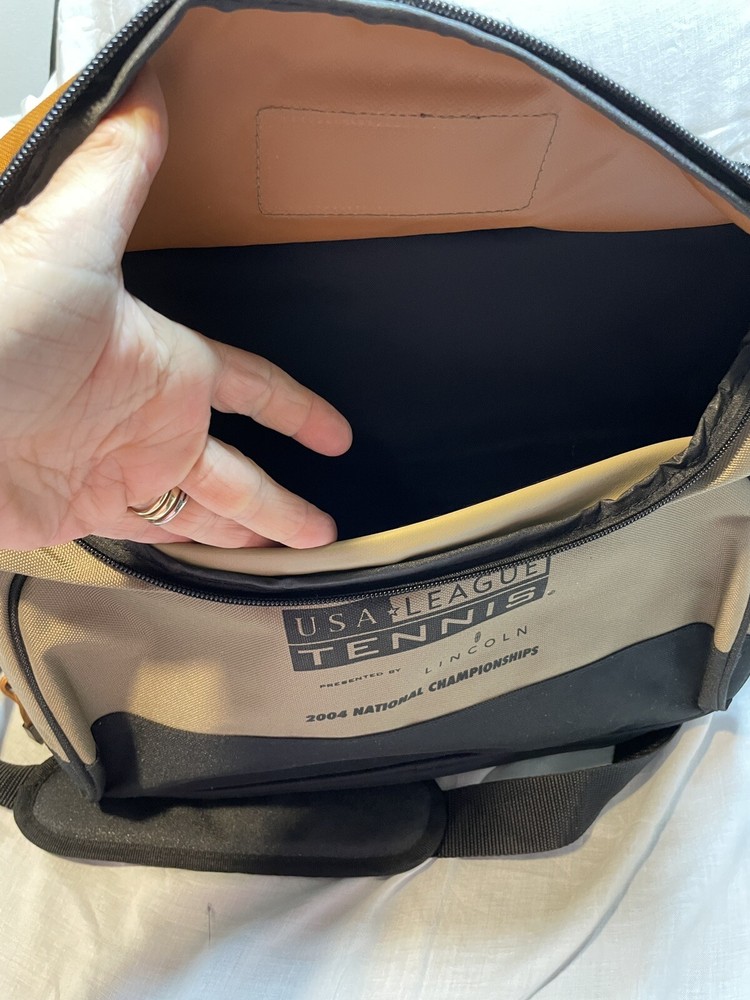 Penn USA Messenger Notebook Bag