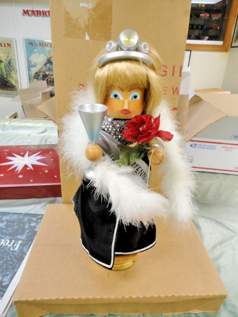 Steinbach millenium 2001 limited edition nutcracker  NO ORIGINAL BOX nice!