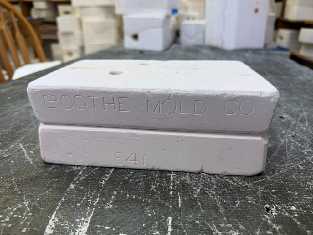 VINTAGE BOOTHE CERAMIC MOLD #641 CUCUMBER/PICKLE