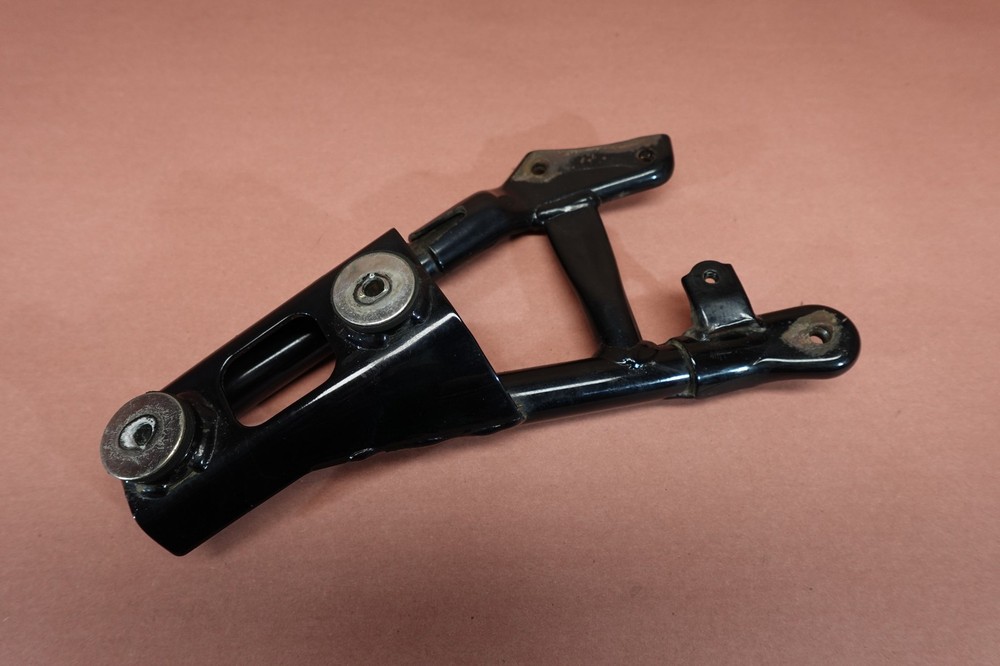 2005-2009 SUZUKI BOULEVARD C50 VL800 Exhaust Support Mount Bracket