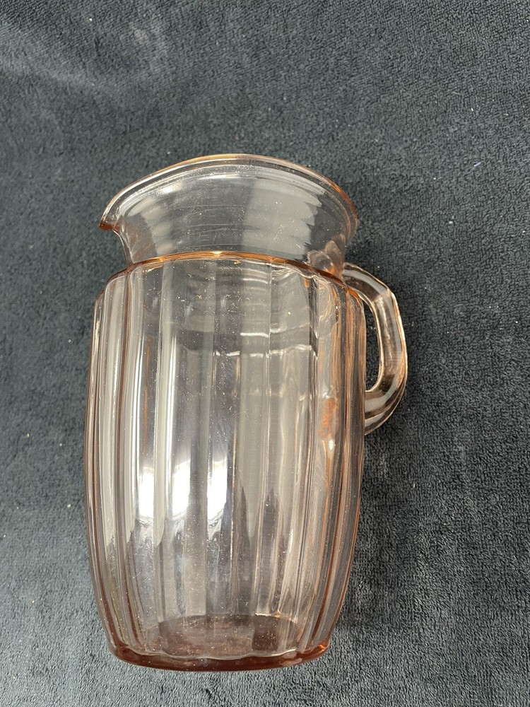Anchor Hocking Pillar Optic Pink: Serving Pitcher, 8"