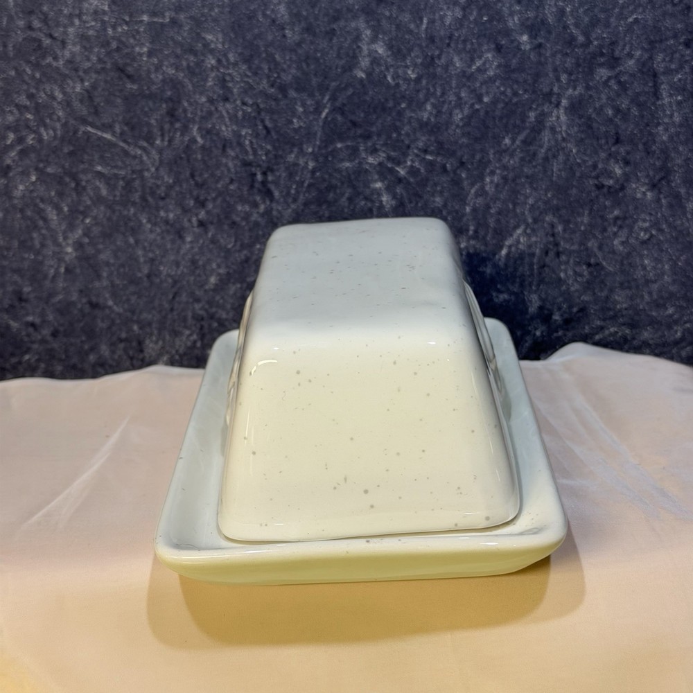 Carrot Patch Cottage Happy Easter Butter Dish 2278m