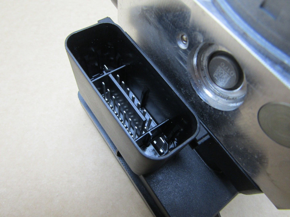 Triumph Rocket 3 GT 2.5 2020 ABS pump control module ATE (14310)