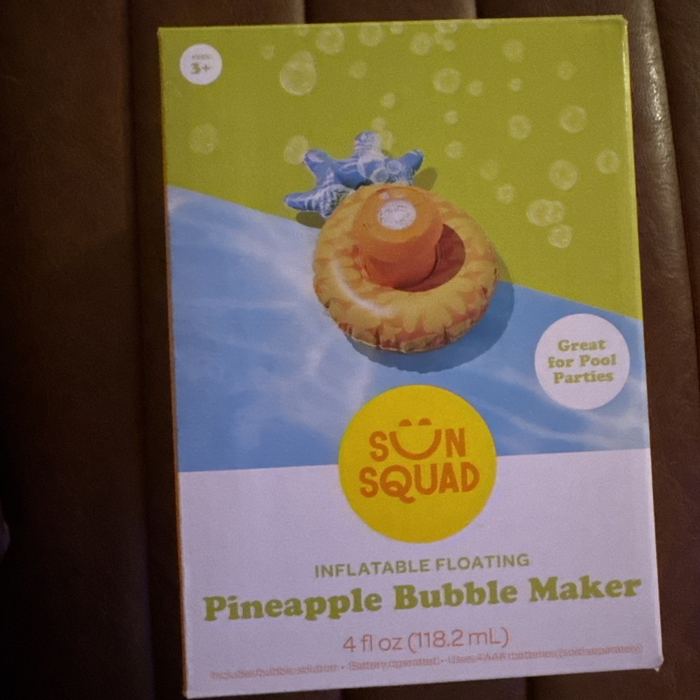 Sun Squad Inflatable Floating Pineapple Bubble Maker Pool Toy Beach NIB
