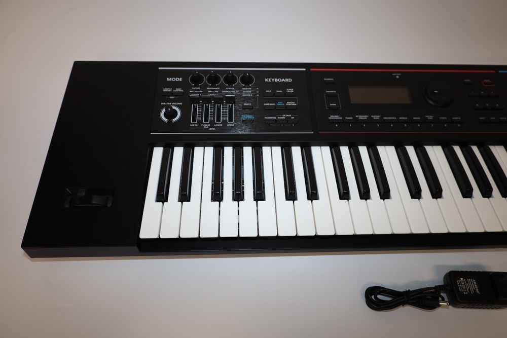 Roland Juno Ds61 61-key Keyboard Synthesizer