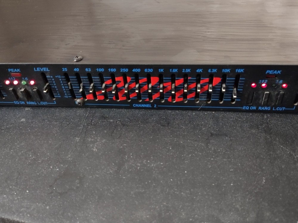 GLi GQ2010 Dual 15 Graphic Equalizer