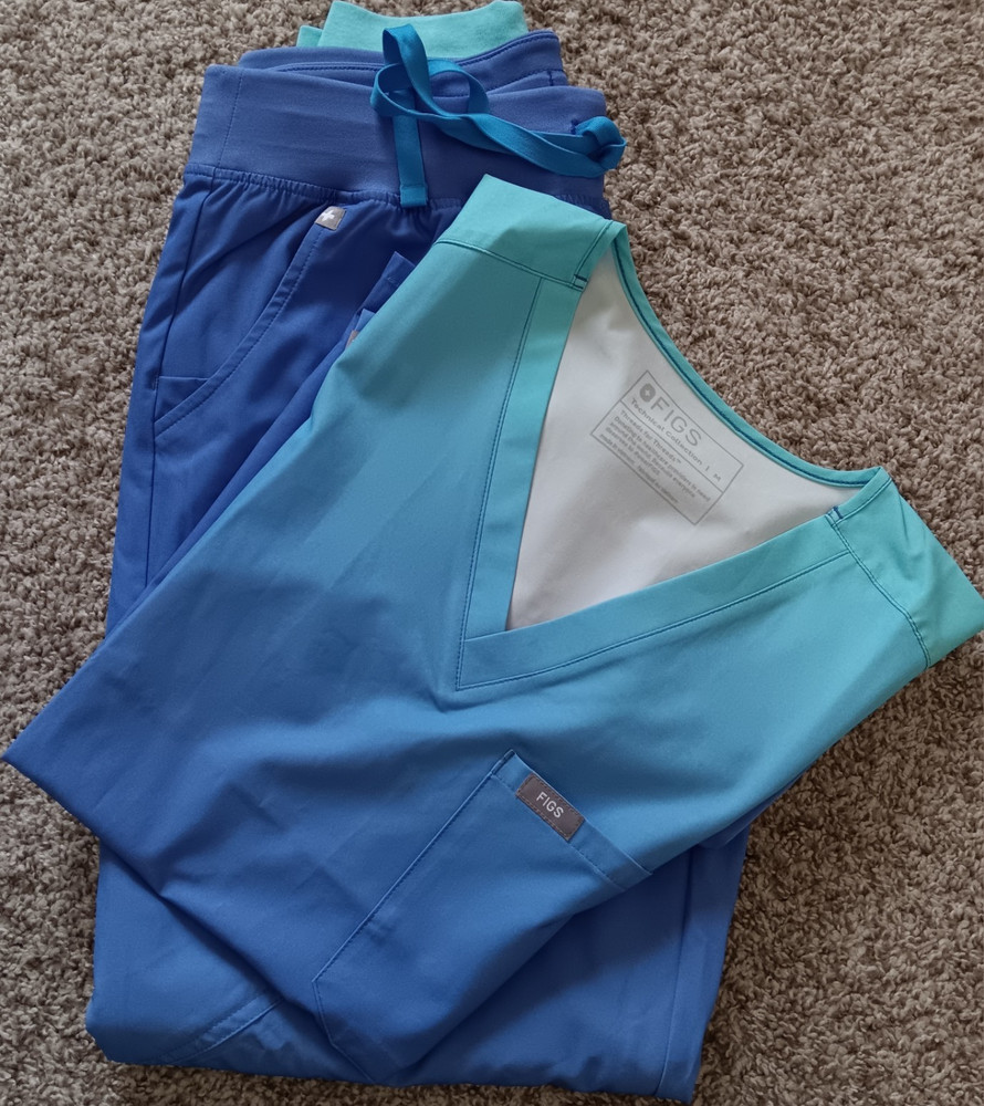 FIGS Women's Technical Collection Blue Teal Solid Medical Scrubs Set Size M