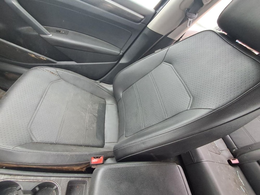 Fuse Box Engine Compartment Fits 12-22 PASSAT 2628046