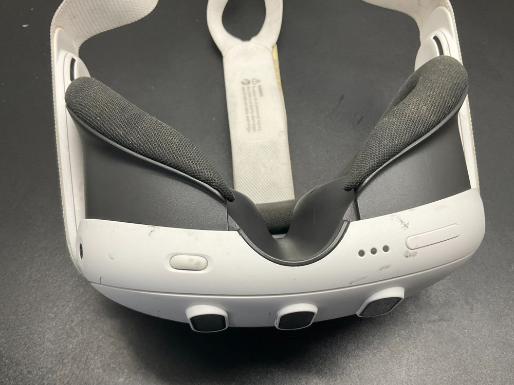 Meta Quest 3 128GB VR Headset ONLY - White Display unit