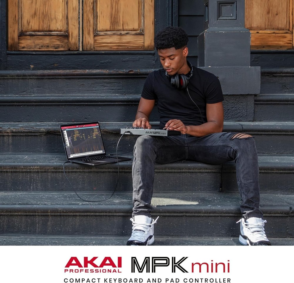 25-Key USB MIDI Controller Compact Backlit Drum Pads Knobs Music Studio