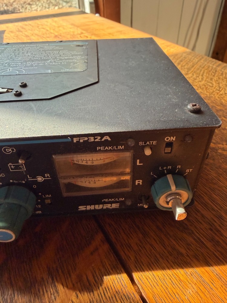 Shure FP32a audio field mixer