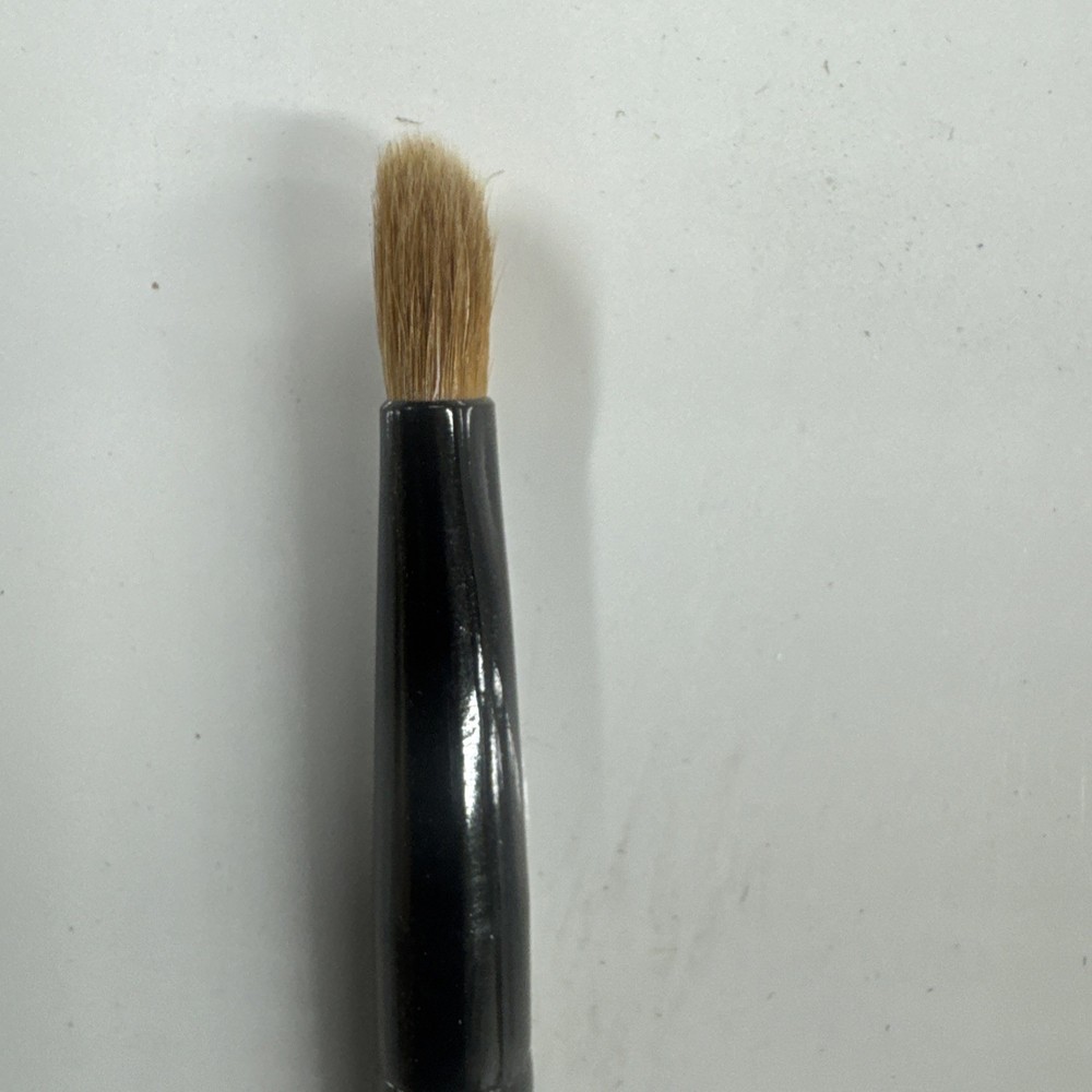 BASIC BEAUTY EYE SMUDGE BRUSH *