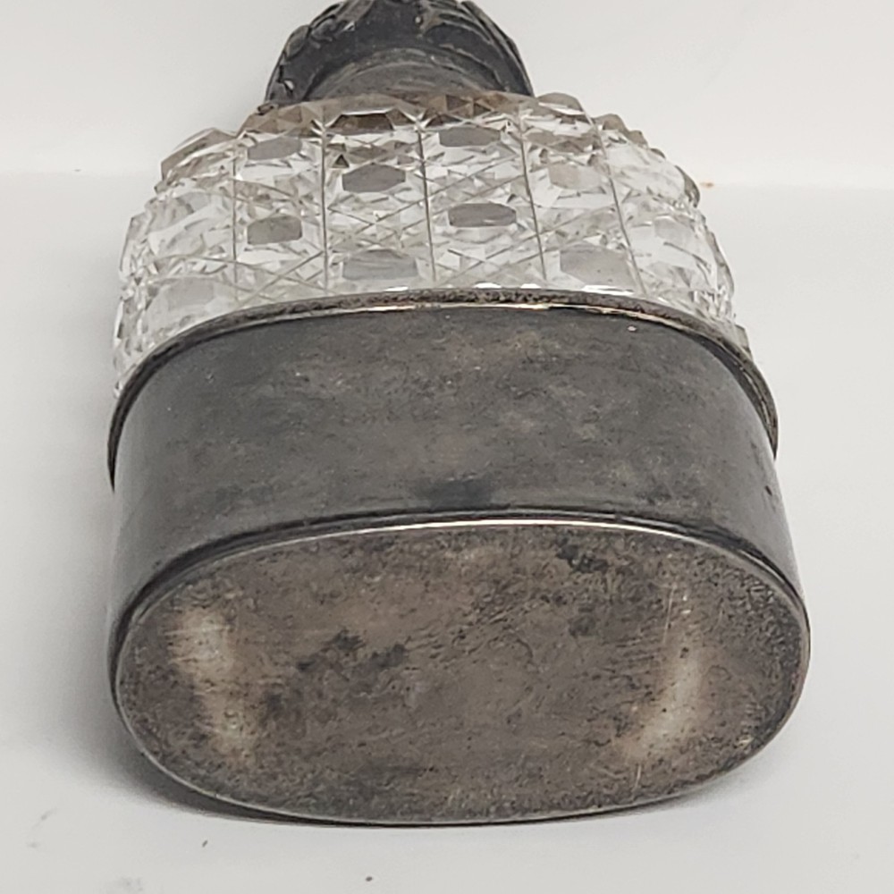 Thomas Ingleton Sterling Silver & Cut Glass Locking Hip Flask C. 1906