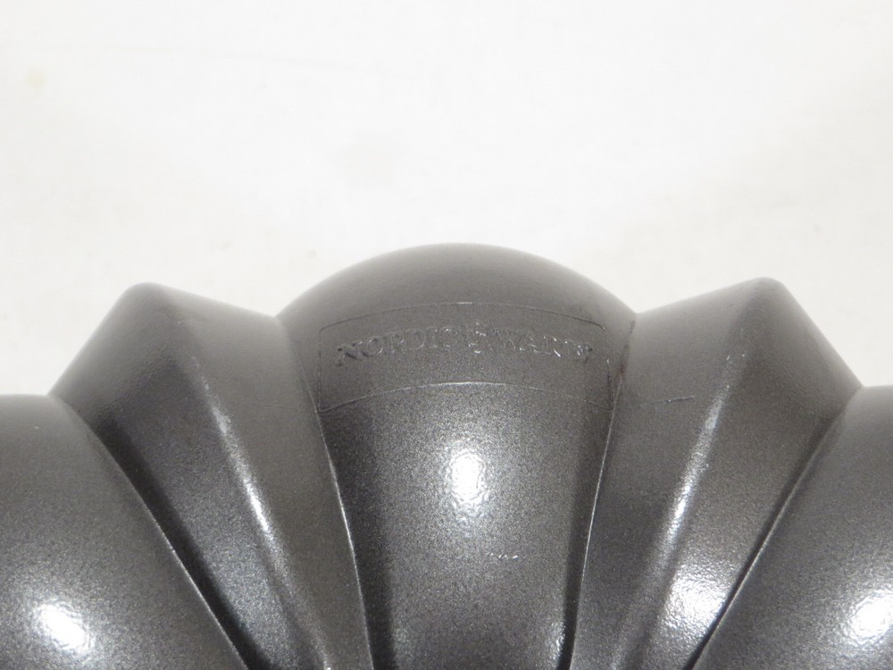 Nordic Ware Cake Pan Mold Cast Aluminum Bakeware 10"
