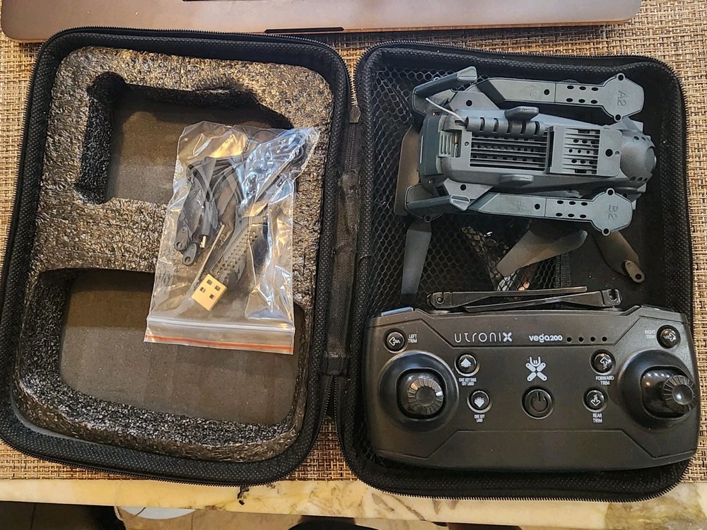 Utronix Vego2000 Foldable Drone with Remote & Case – Beginner RC Quadcopter