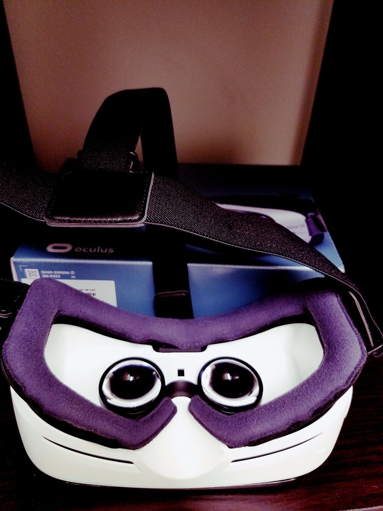 SAMSUNG GEAR VR / *NEW*