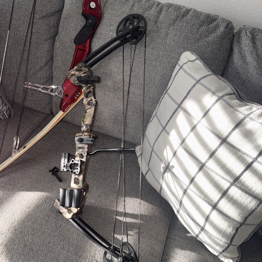 2- Bows 1-VINTAGE PSE COMPOUND 1-Barnett Archery Vortex READ Description