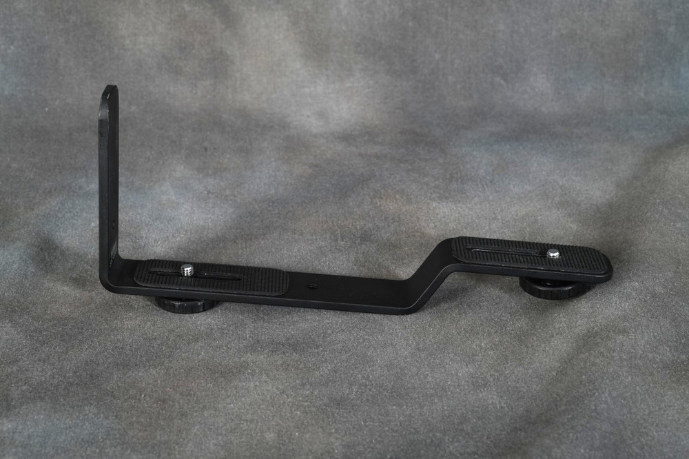 Nikon SK-E900 External Multi-Flash Bracket/Nikon AS-E900 Cable