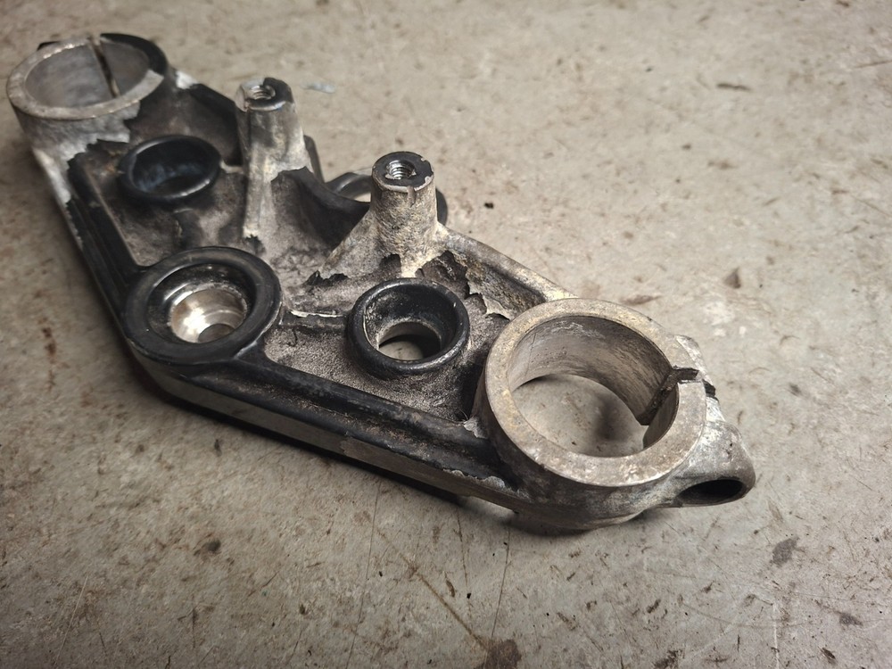 Suzuki GS 500 - Top Yoke Fork Bracket Clamp