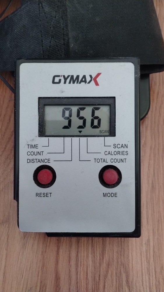 ROWING MACHINE WITH DIGITAL DISPLAY - COUNT & CALORIE COUNTER