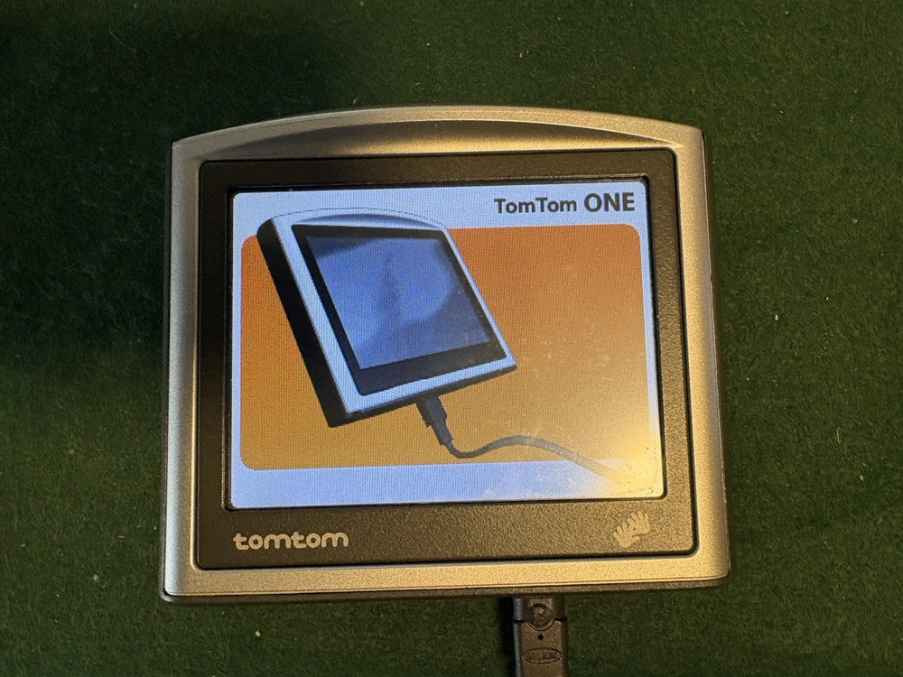 Tom Tom One N14644 (4N00.005) Satelite Navigation with Case