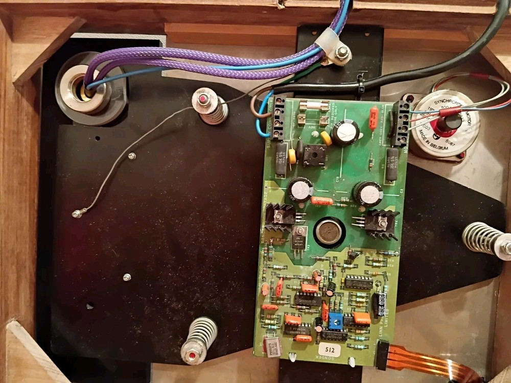 Linn Sondek LP12 Turntable