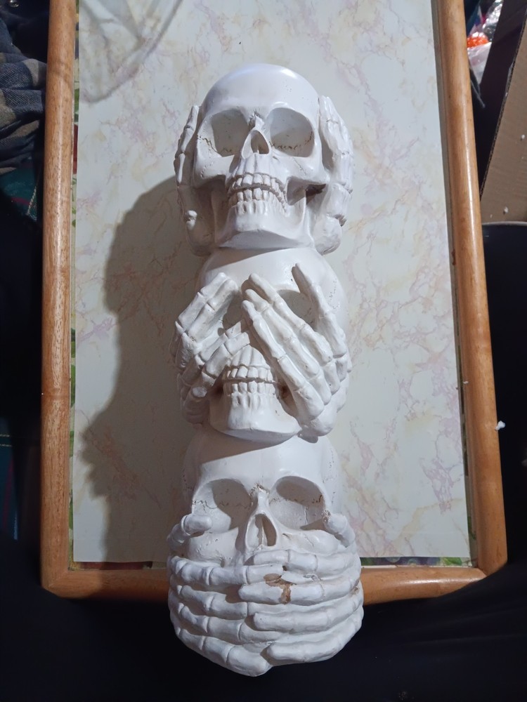 SPOOKY NIGHT Skull Hand Holding Mirror- NIB