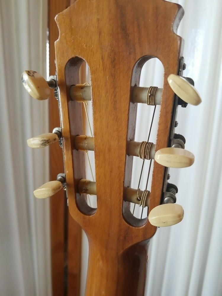 Ronda Classical Nylon 6 string guitar