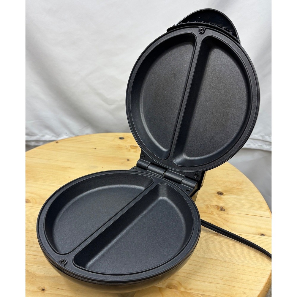 Elite Gourmet EOM205 Non-Stick Omelet Maker
