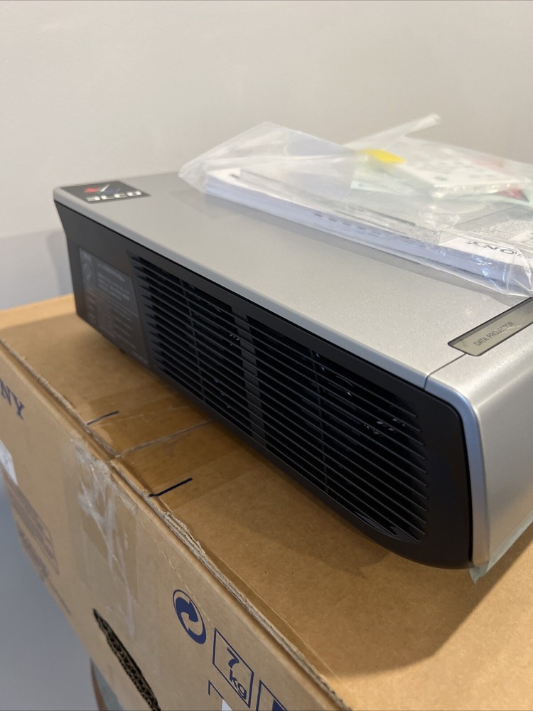 Sony VPL-CX100 Multimedia Projector New Open Box