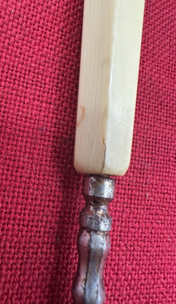VINTAGE CELLULOID HANDLED BUTTON SEWING HOOK Monogram R 8”