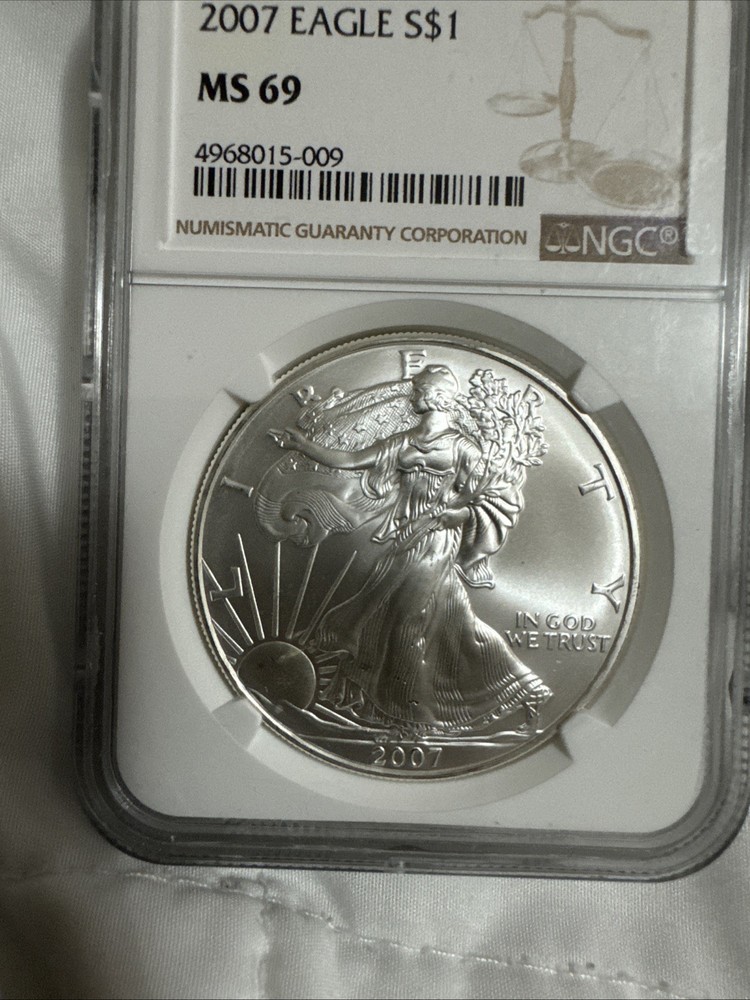 uncirculated mint Of 2007 Eagle $1 Coin