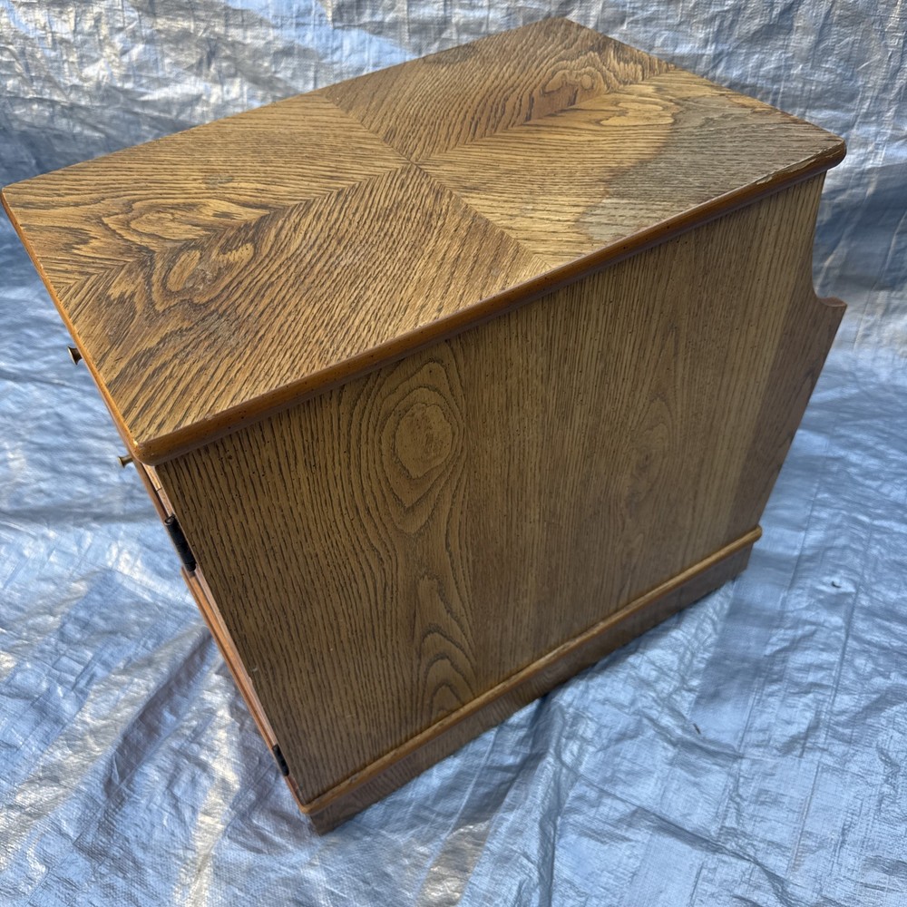 MCM Lane End Table With Magazine Rack