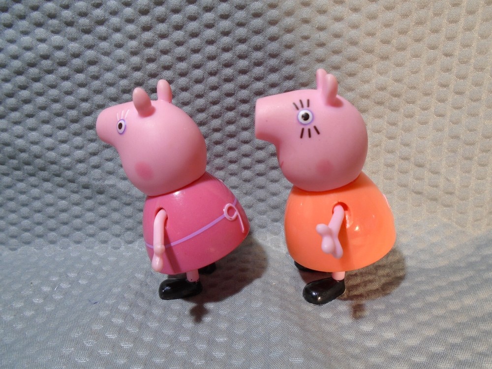 SET OF 2 PEPPA PIG FIGURES (MF219)