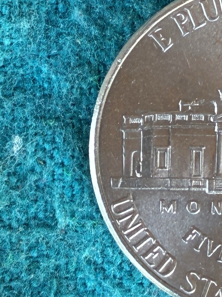 2023P Die Chip In Window On Left Side of Bldg. SEE DESCRIPTION !!! Not BothRef#7