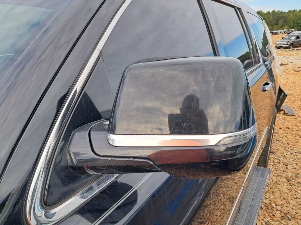 ESCALAESV 2017 Glove Box 4809120