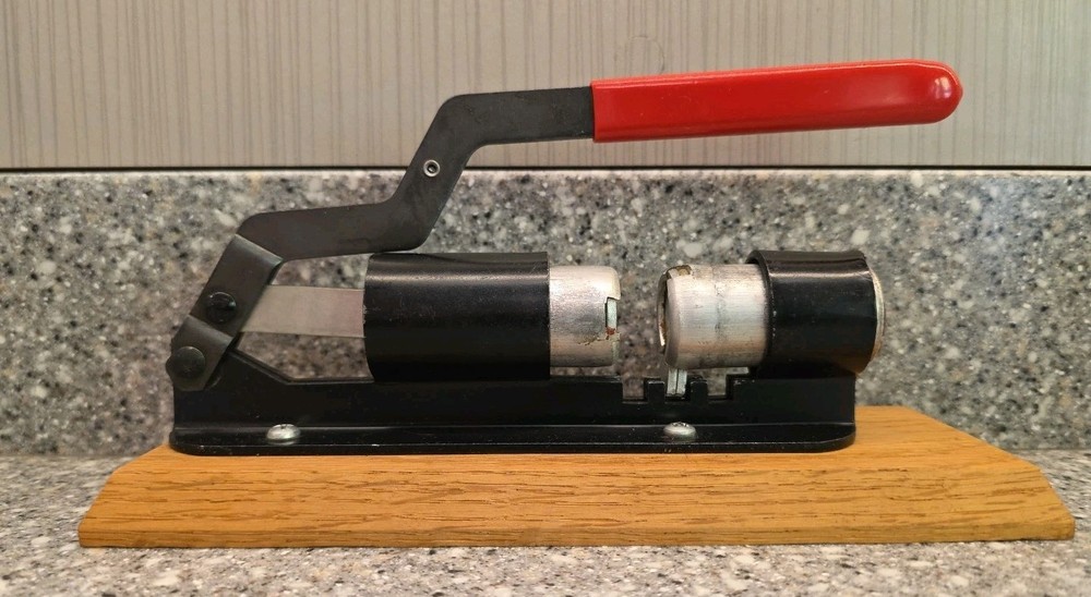 Vintage Gem Dandy Nut Cracker Munsey Products Tested