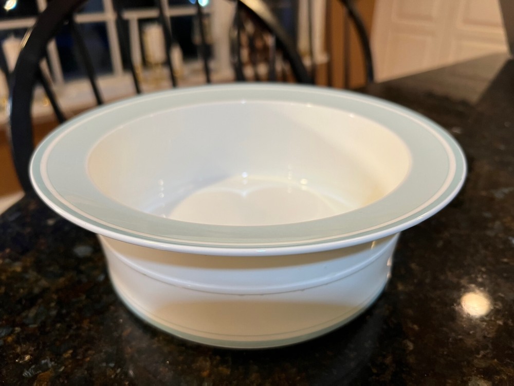 Villeroy & Boch Rondo Pattern Bone China 9" Round Vegetable Serving Bowl HTF