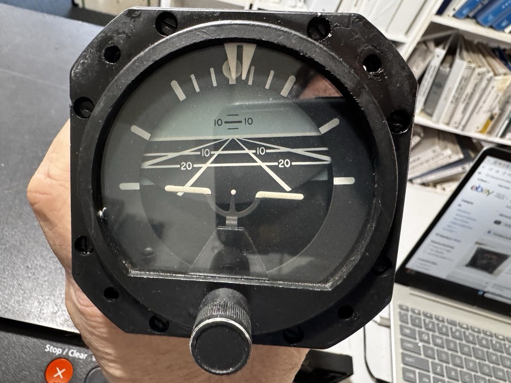 EDo Aire Attitude Indicator 5000e8