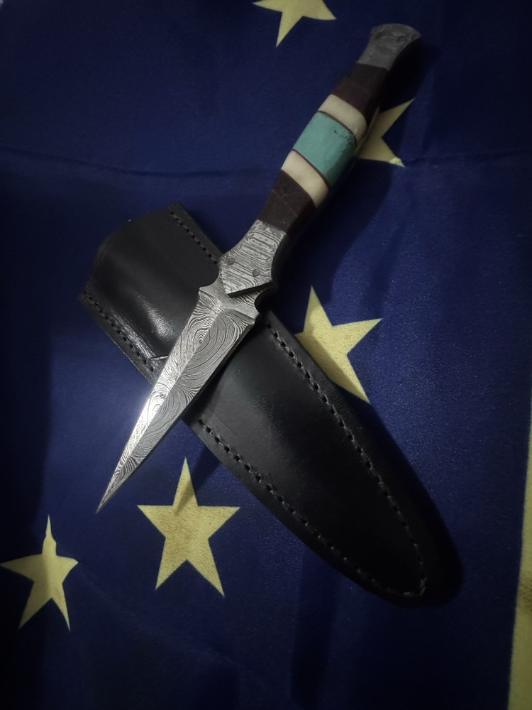 Damascus dagger