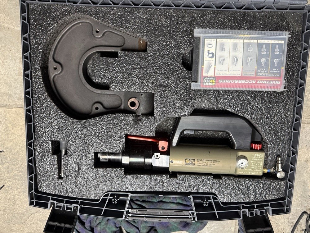 Self Piercing Rivet Gun