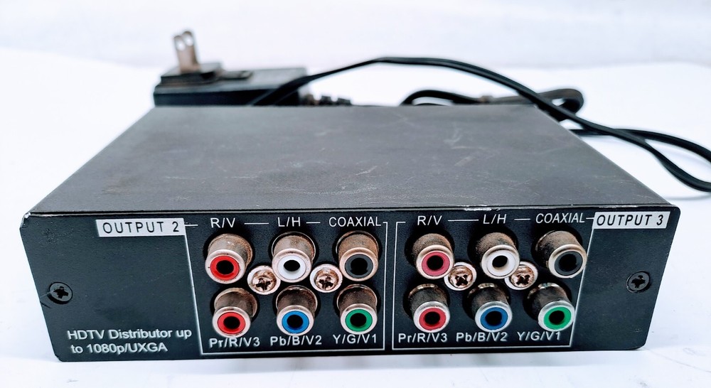 Startech ST123HDA 3-Port Component Video Splitter With Adapter