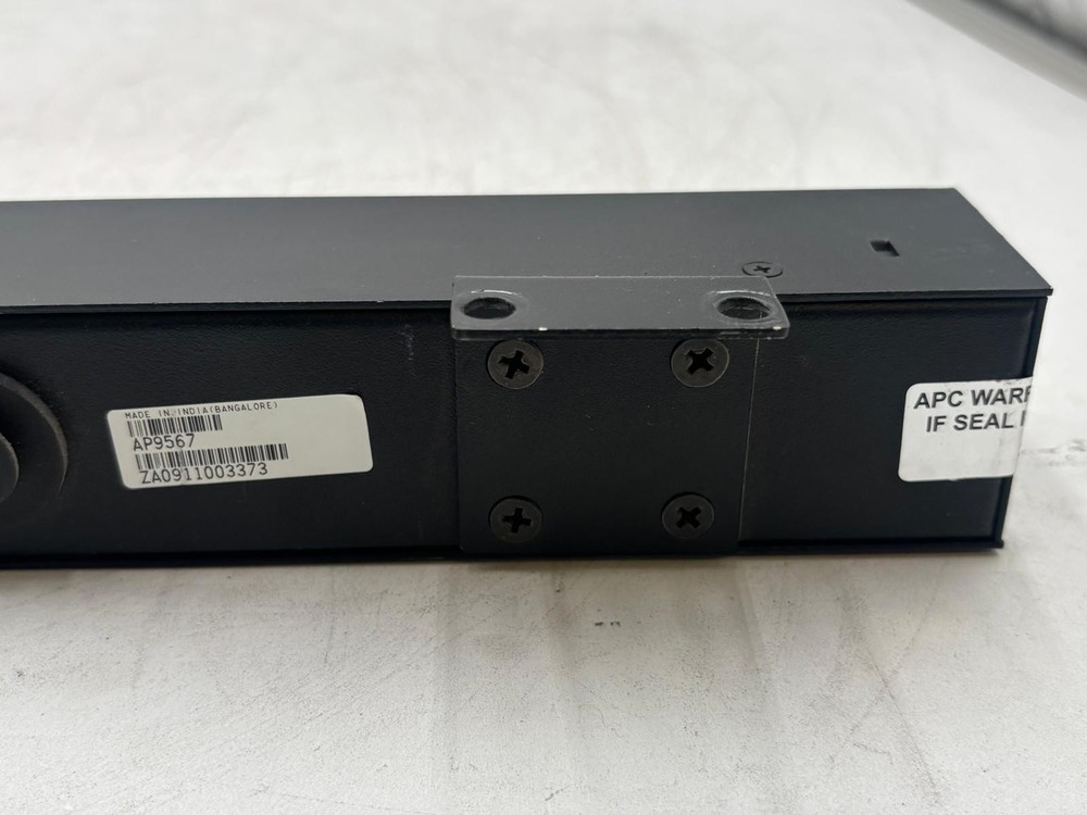 APC AP9567 Basic Rack-Mount PDU Power Distribution Strip