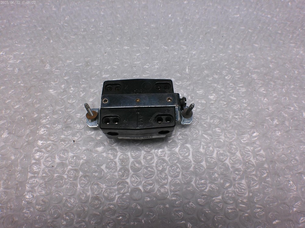 HUBBELL HBL3520 RECEPTACLE NSNP