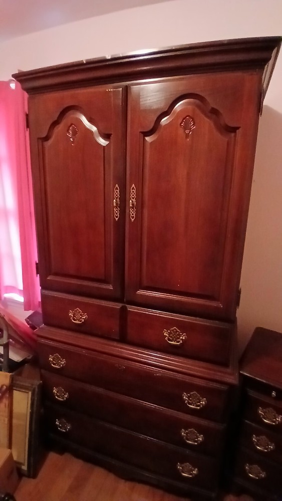 5 piece Queen bedroom set